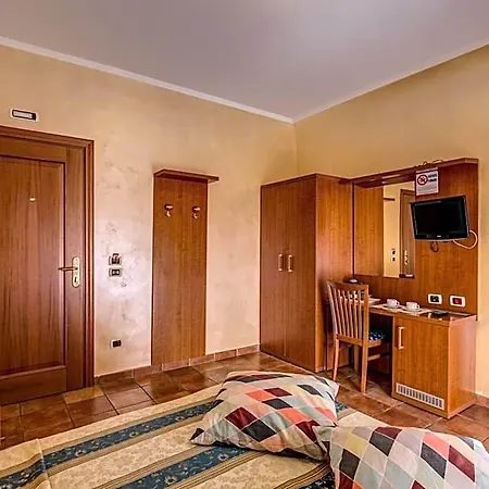 Maryelen Hotel 2*