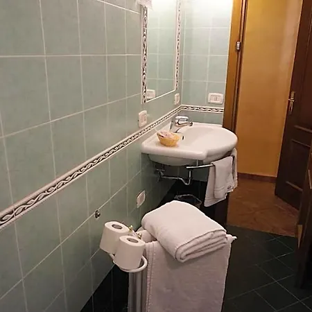 Maryelen Hotel 2*