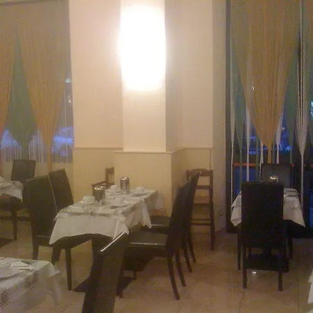 Maryelen מלון 2*